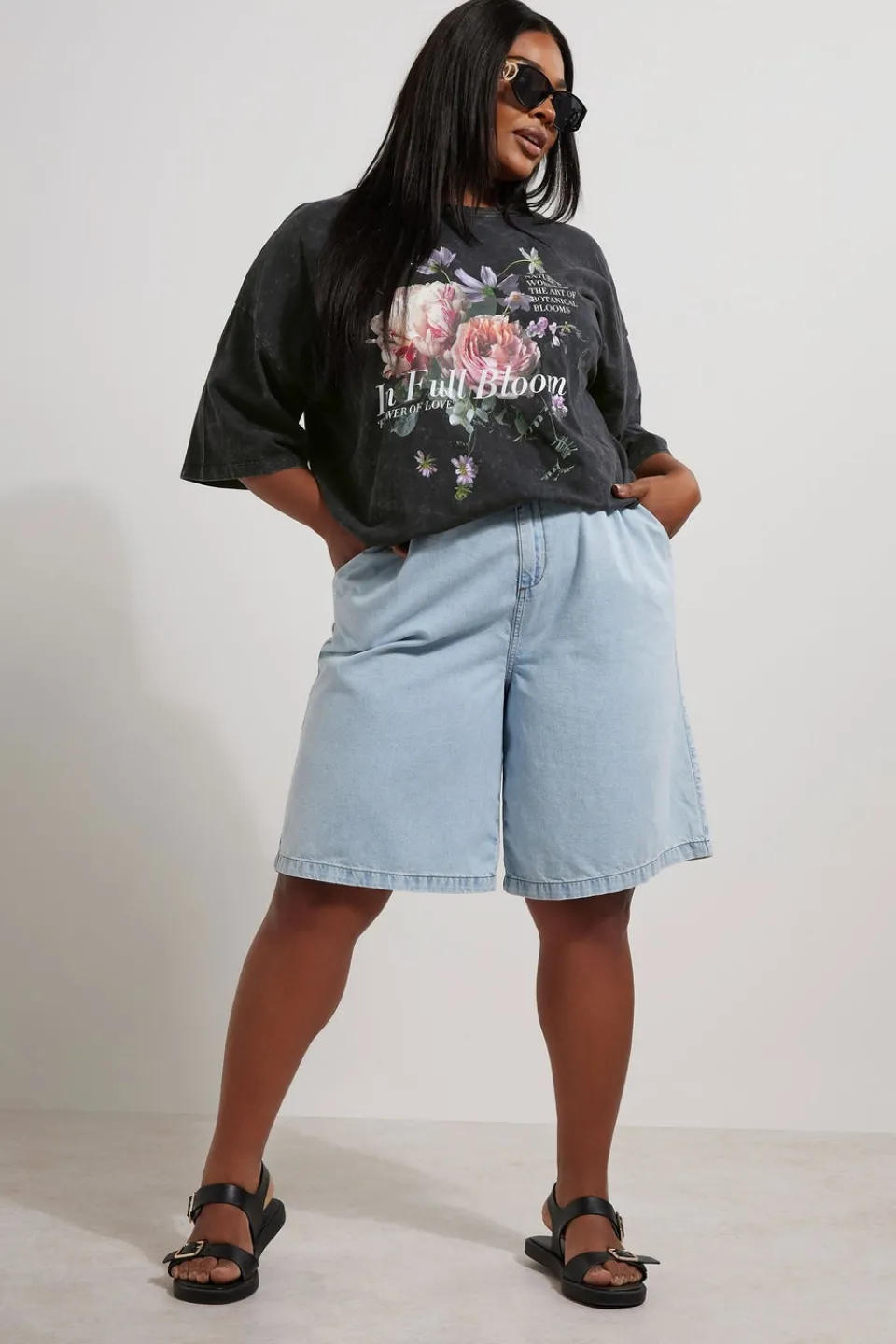 T-Shirts>YOURS Curve Grey In Full Bloom Acid Wash Oversized T-Shirt