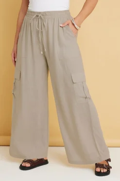 Trousers><noscript><img width=