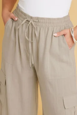 Trousers><noscript><img width=