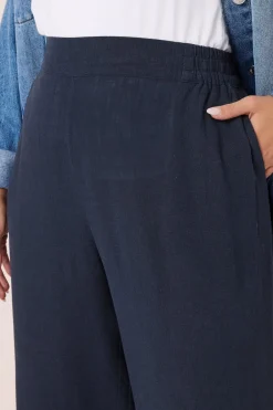 Trousers><noscript><img width=
