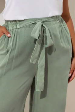 Trousers><noscript><img width=