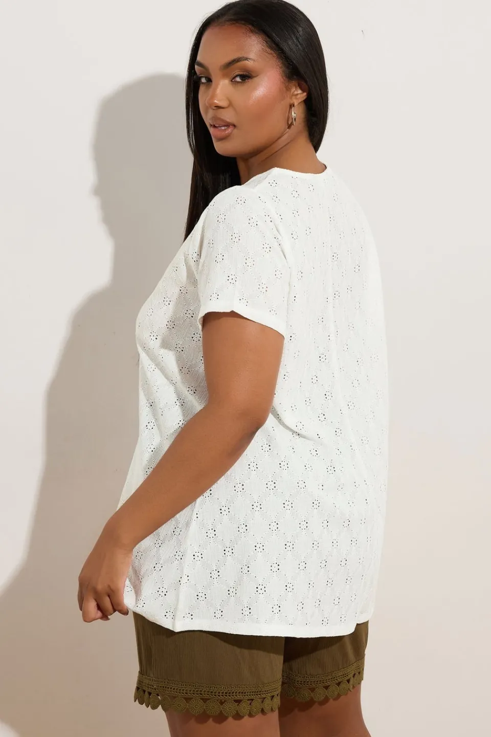 T-Shirts>YOURS Curve White Broderie Anglaise Textured Swing Top