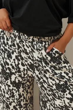 Trousers><noscript><img width=