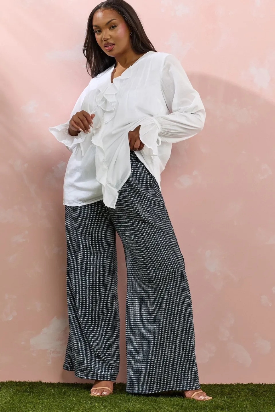 Tops>YOURS Curve White Ruffle Tie Detail Blouse