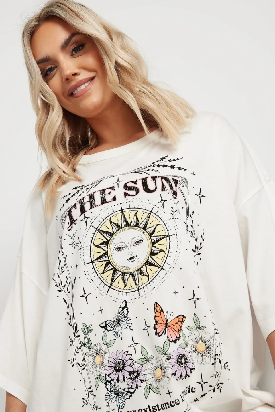 T-Shirts>YOURS Curve White 'The Sun' Graphic Oversized T-Shirt