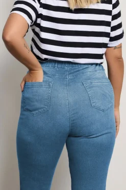 Jeans & Jeggings><noscript><img width=