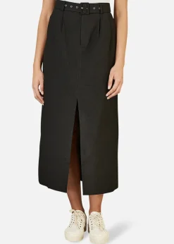 Skirts><noscript><img width=