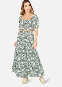 Skirts><noscript><img width=