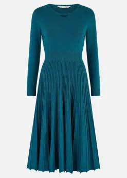 Knitwear><noscript><img width=